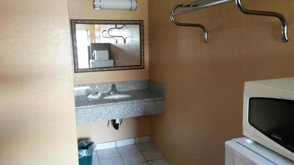 Room image 4