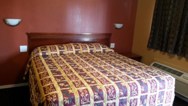 Two Palms Motel image 11