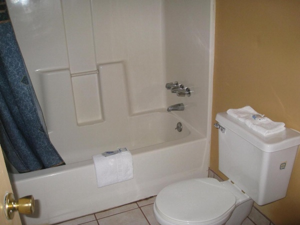 Two Palms Motel image 2