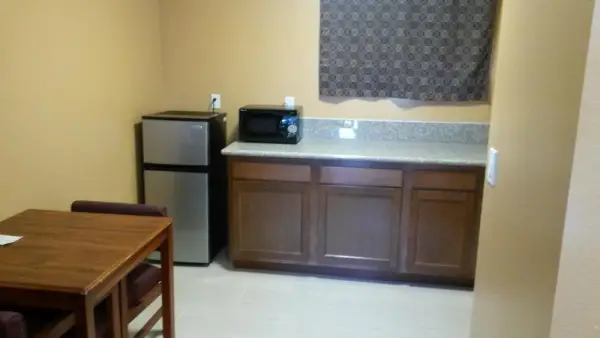 Two Palms Motel 8
